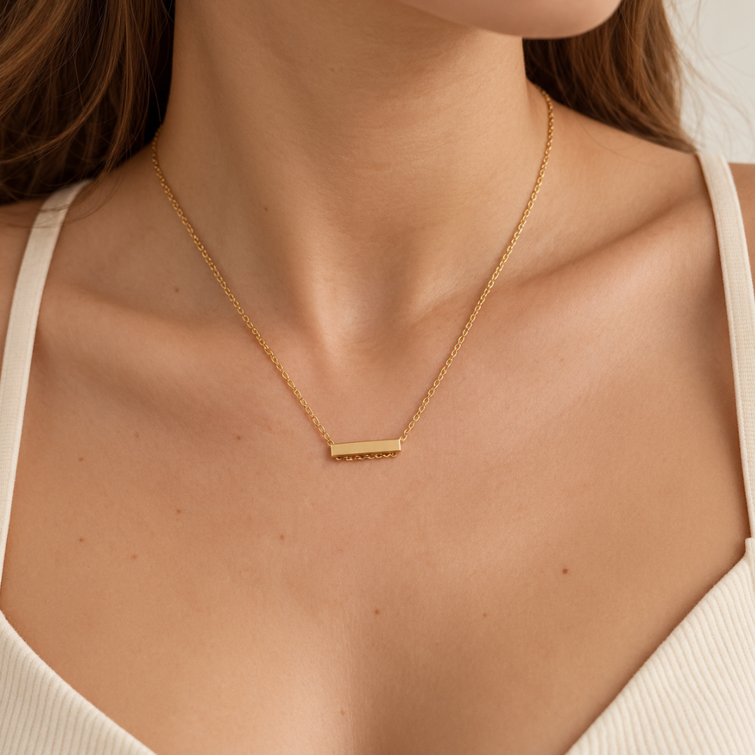 Small 3D Engraving Bar necklace, engraving detail
